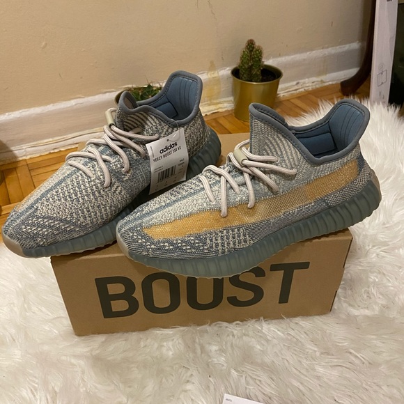 Yeezy Boost - Picture 6 of 11